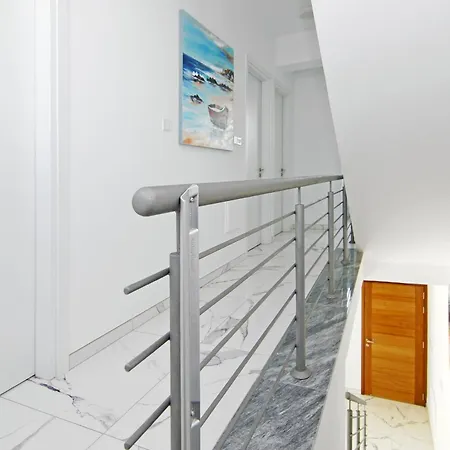 Villa Rosaleen - Center *