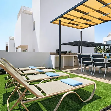 Rosaleen - Center アヤナパ