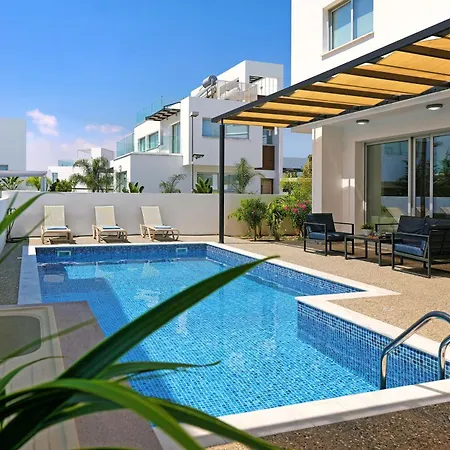 Rosaleen - Center Айя-Напа