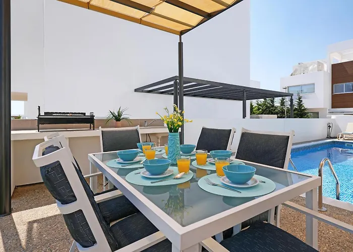 Rosaleen - Center * 圣纳帕