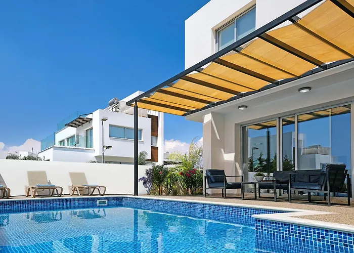 Rosaleen - Center * Aya Napa