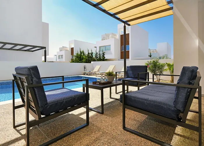 Rosaleen - Center Villa *