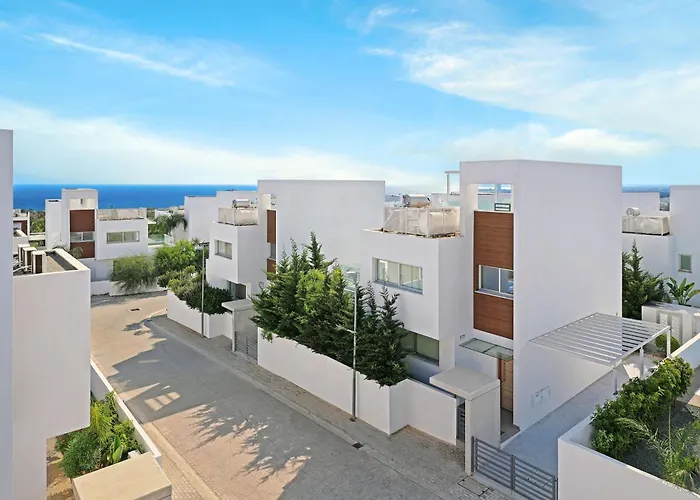 Rosaleen - Center Villa *