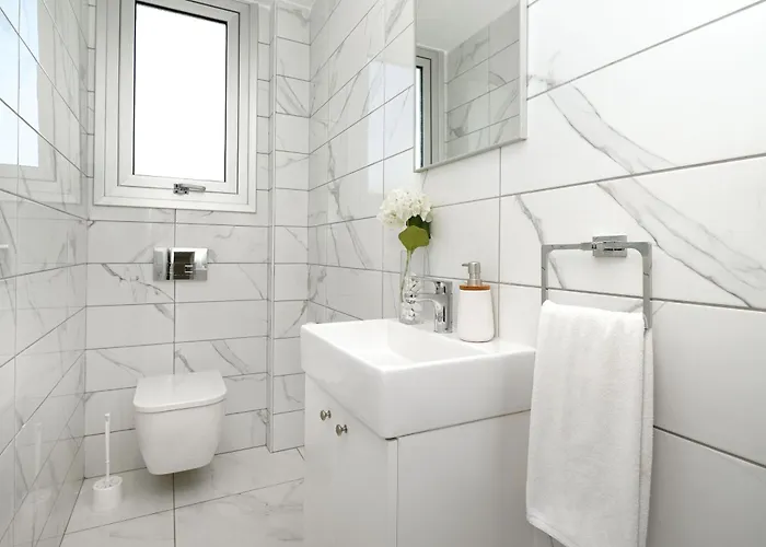 Rosaleen - Center Villa Aya Napa